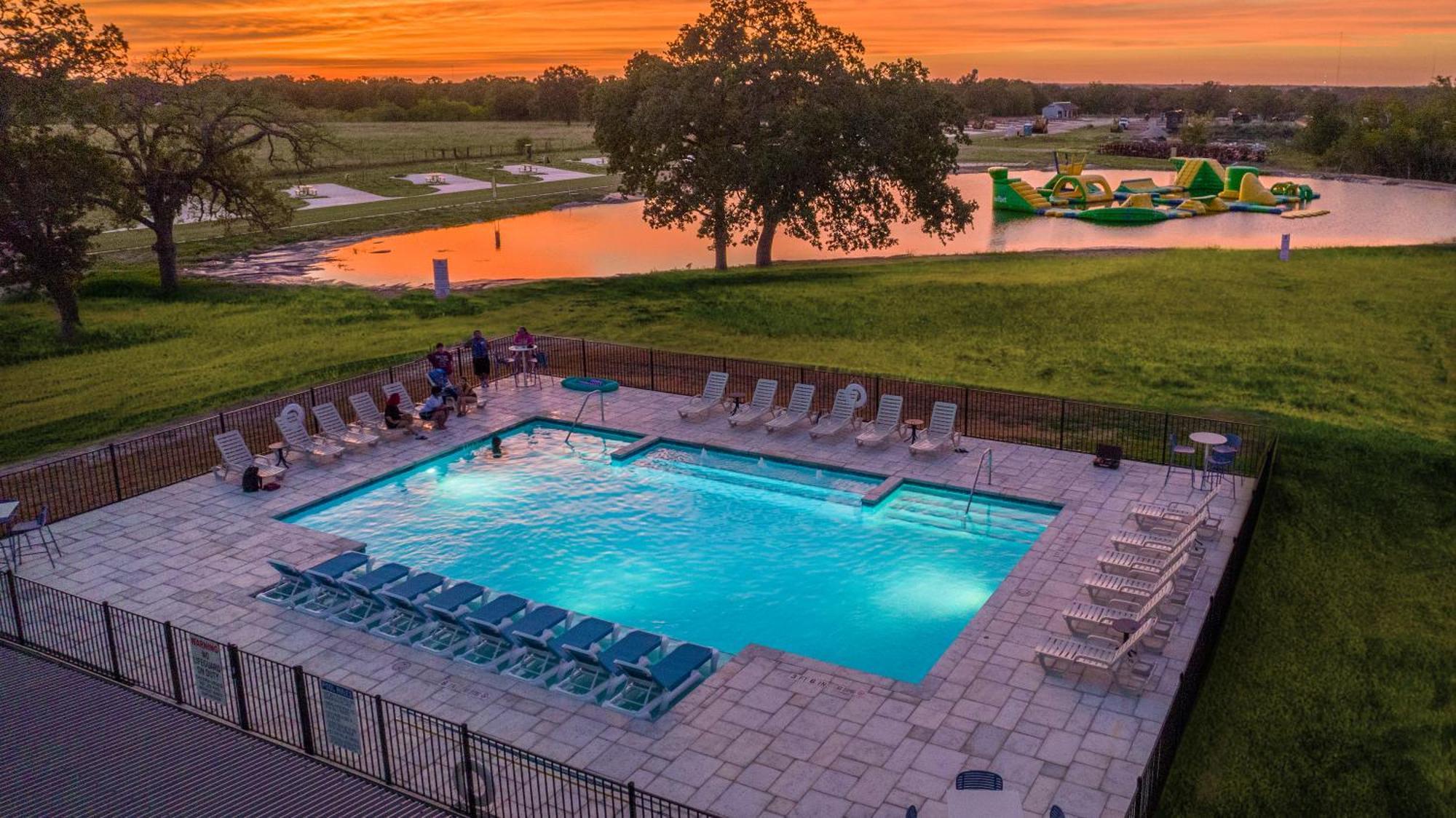 Great Escapes Rv Resort Bryan College Station Buitenkant foto